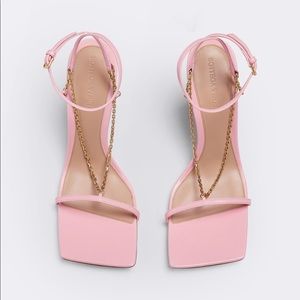Brand New never worn Bottega Veneta Lambskin Stretch Chain Strap Sandals Blossom